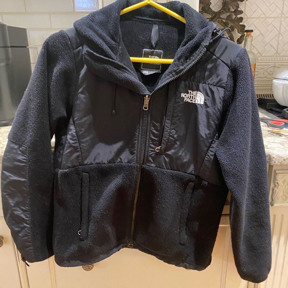Women’s XS North Face Denali fleece jacket. Pre-owned